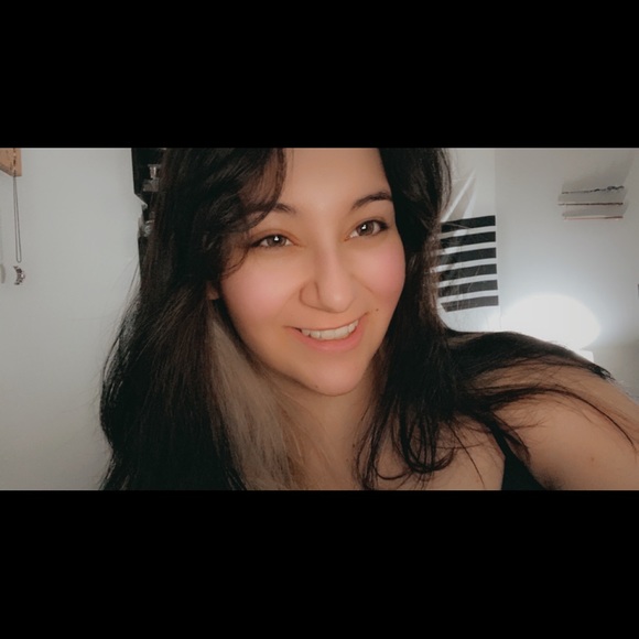 Meet your Posher, Jennifer - Picture 1 of 1